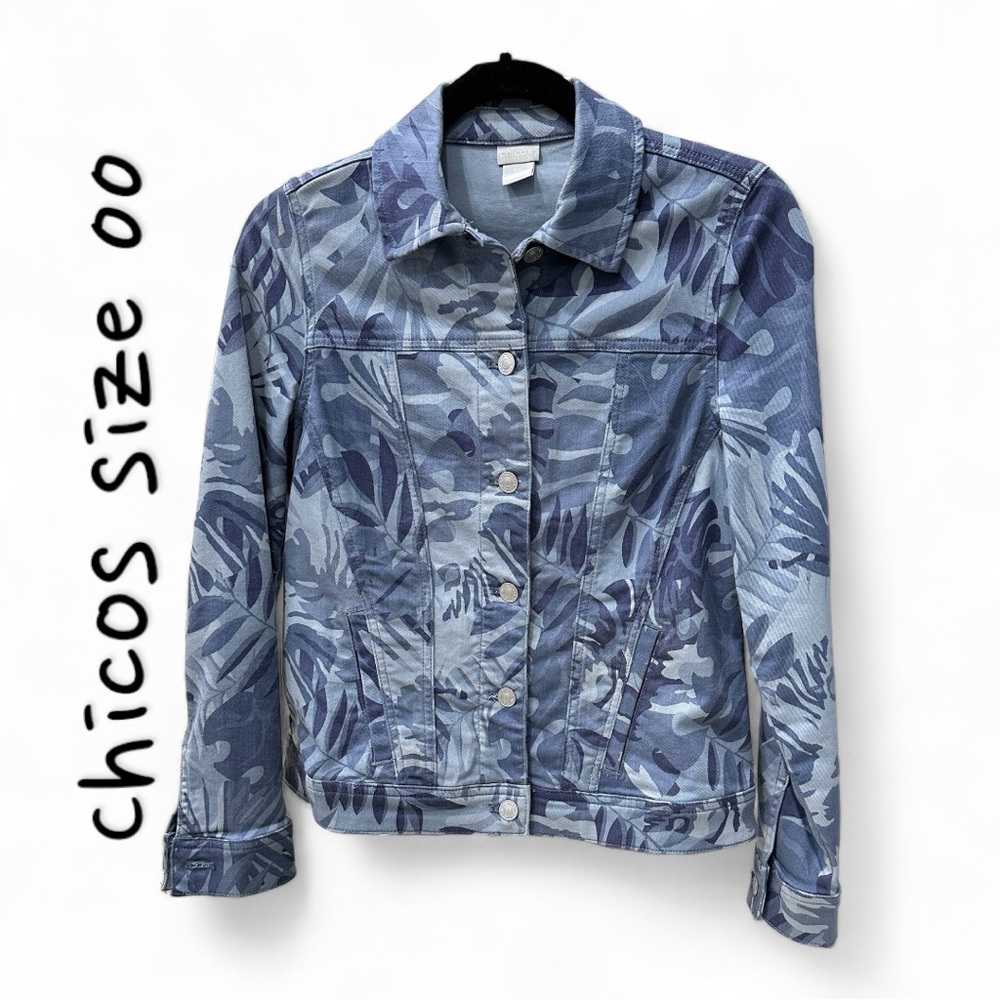 Chico’s Shades of Blue Leafy Print Denim Jacket Size 00 (0-2)  EUC